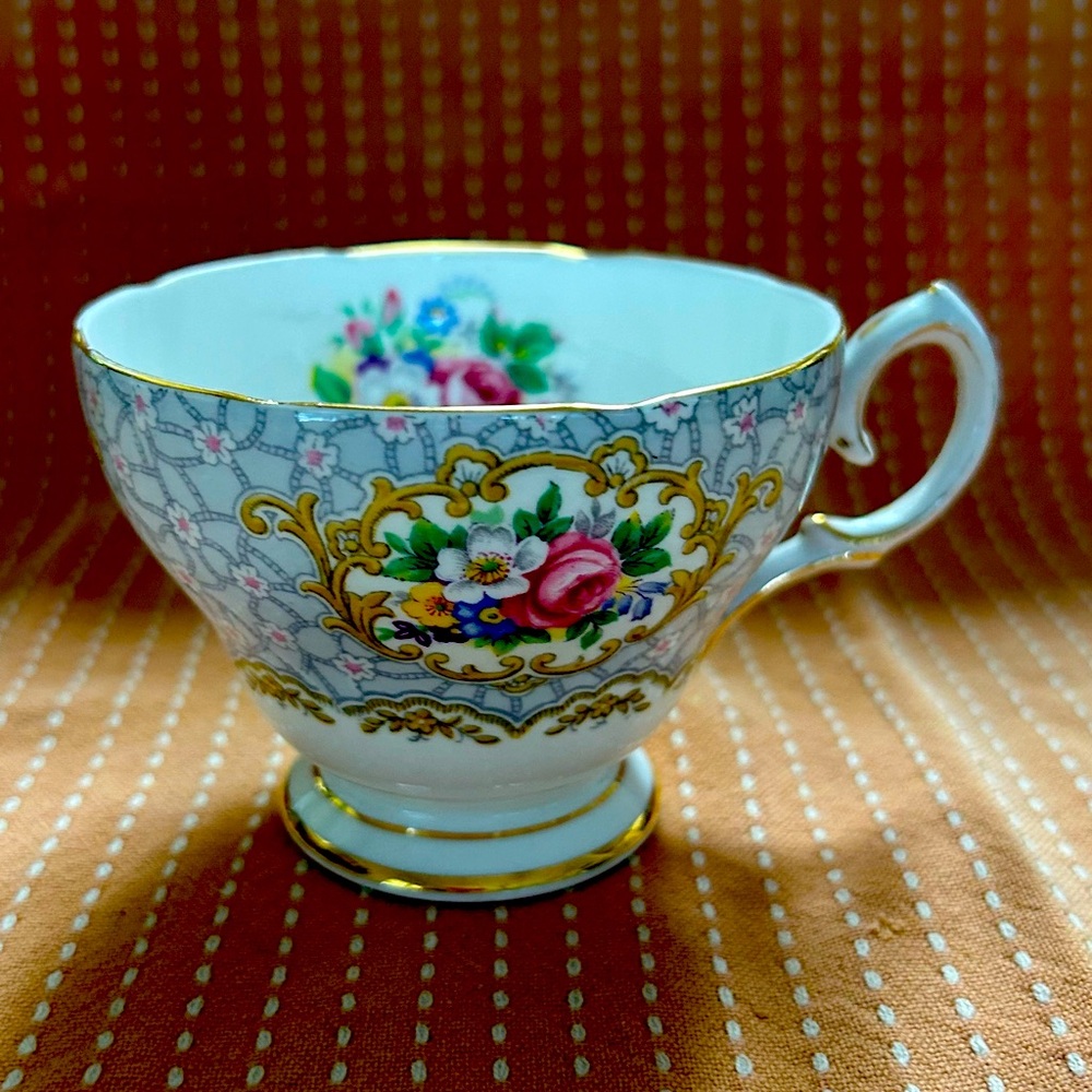 Queen AnneGainsborough China Teacup